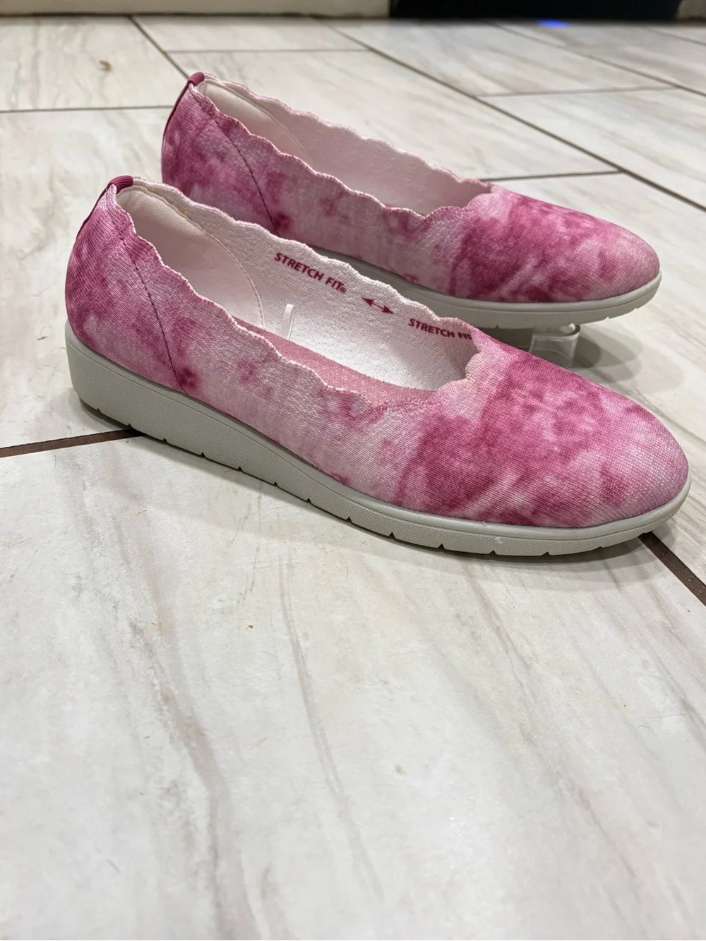 Skechers Cleo Flex Spellbind Pink Tie Dye Stretch Fit Wedge Flats Shoes 9.5.